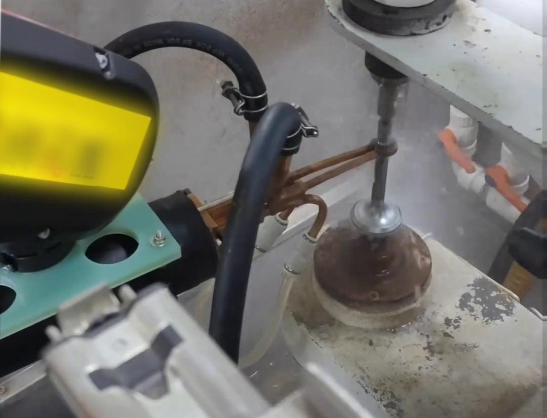 海拓60Khz高頻淬火設備：可以做到高達1mm范圍淬火深度