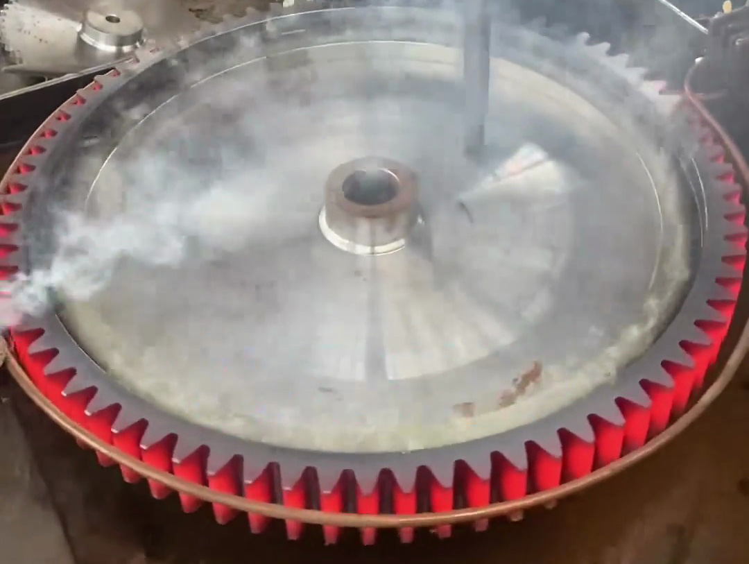 傳統齒輪淬火要被淘汰？我的海拓高頻淬火設備是王牌