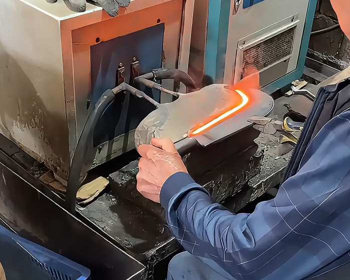 超音頻淬火設備硬核加持！砍柴刀刀口秒變硬，鋒利耐用超持久