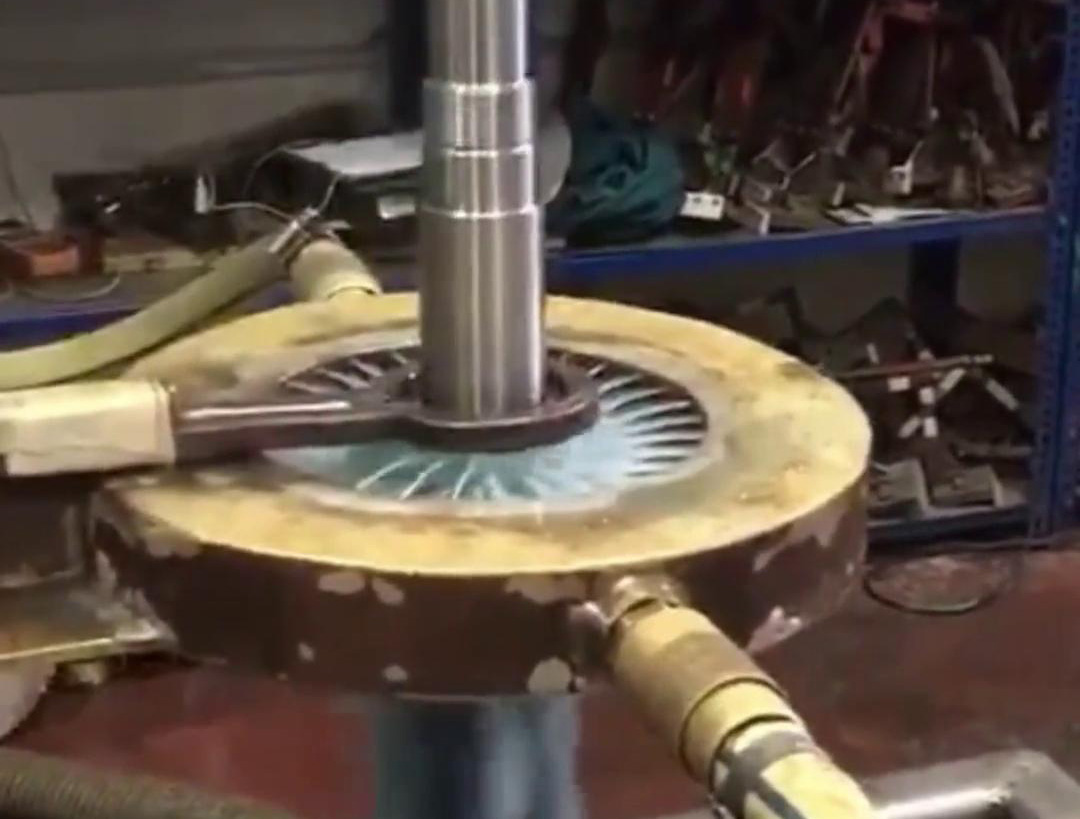 高頻數控淬火機床，更換感應加熱線圈可適合各類軸、齒輪淬火工藝