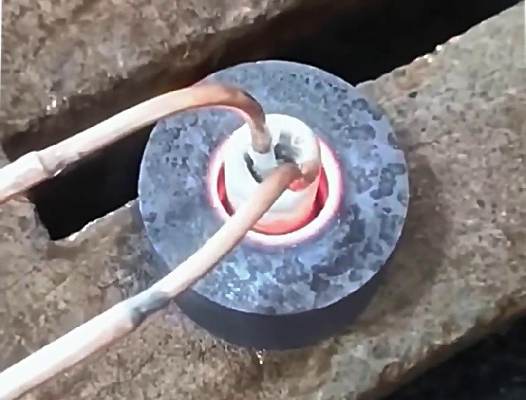 內孔加熱使用高頻加熱機有什么優勢？