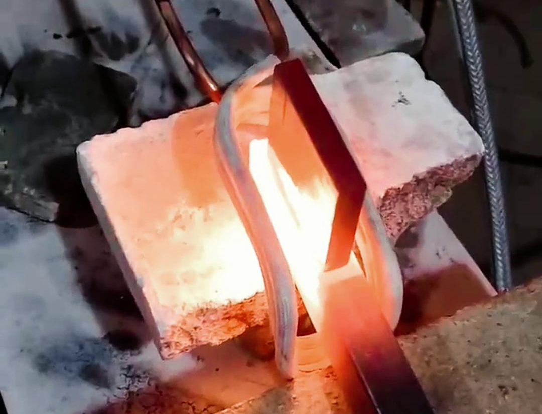 銅排高頻焊接，焊縫平整光滑，無需打磨拋光，一次成型