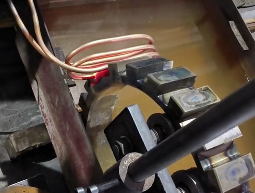 齒輪鏈輪淬火熱處理需求考慮采用高頻淬火設備來完成