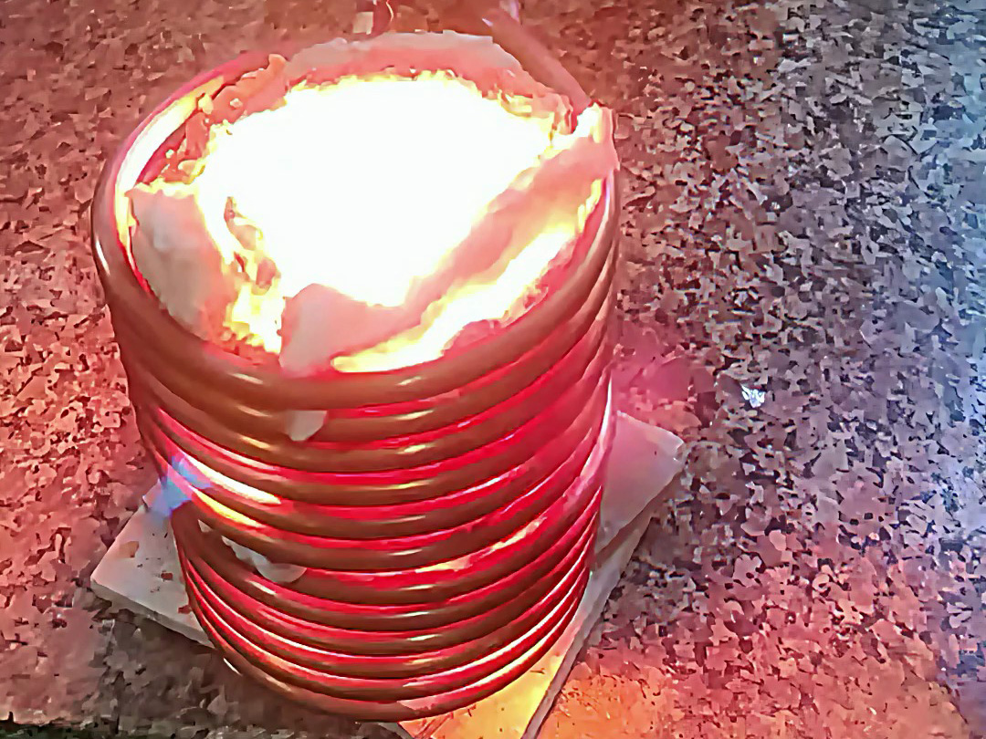 5公斤小型中頻熔煉爐，可以熔煉金銀銅鐵鋁的各類常見金屬材料