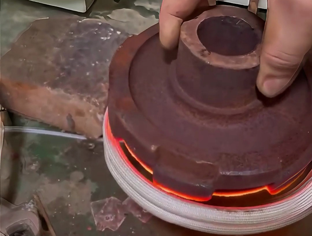 金屬零件高頻淬火大公開，手動vs自動化，哪種更適合