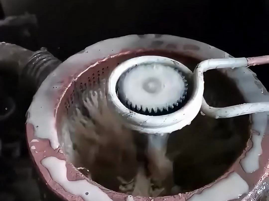 半自動高頻齒輪淬火工藝，操作簡單效率高！