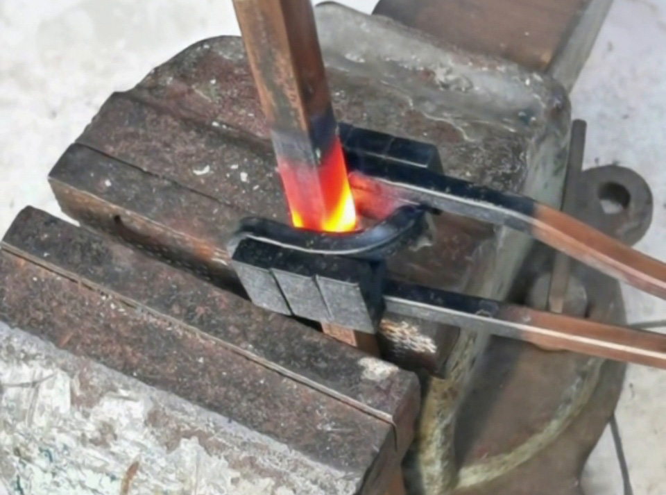 手持式高頻加熱機操作全解析！加熱、退火、折彎一鍵搞定！